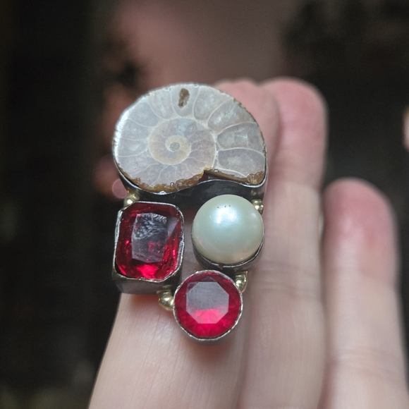 Ammonite garnet & pearl gemstone sterling rhodium & gold Ring sz7.5 - Picture 5 of 9